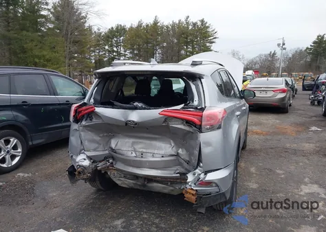 2016 Toyota Rav4 Xle z USA, uszkodzony, nr VIN 2T3RFREV5GW504113